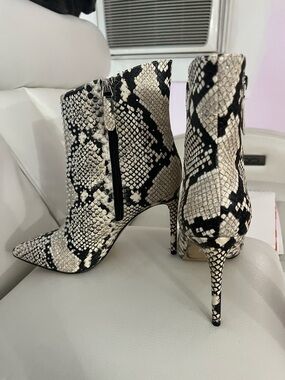 Jennifer Lopez Snake-Print Pointed Stiletto Ankle Boots - Black & Cream